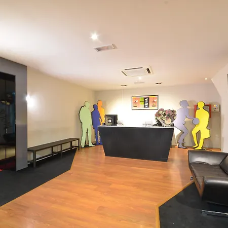 Zoom Inn Boutique Hotel By Ardens - Danga Bay-3