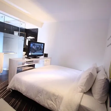 Zoom Inn Boutique Hotel By Ardens - Danga Bay-3